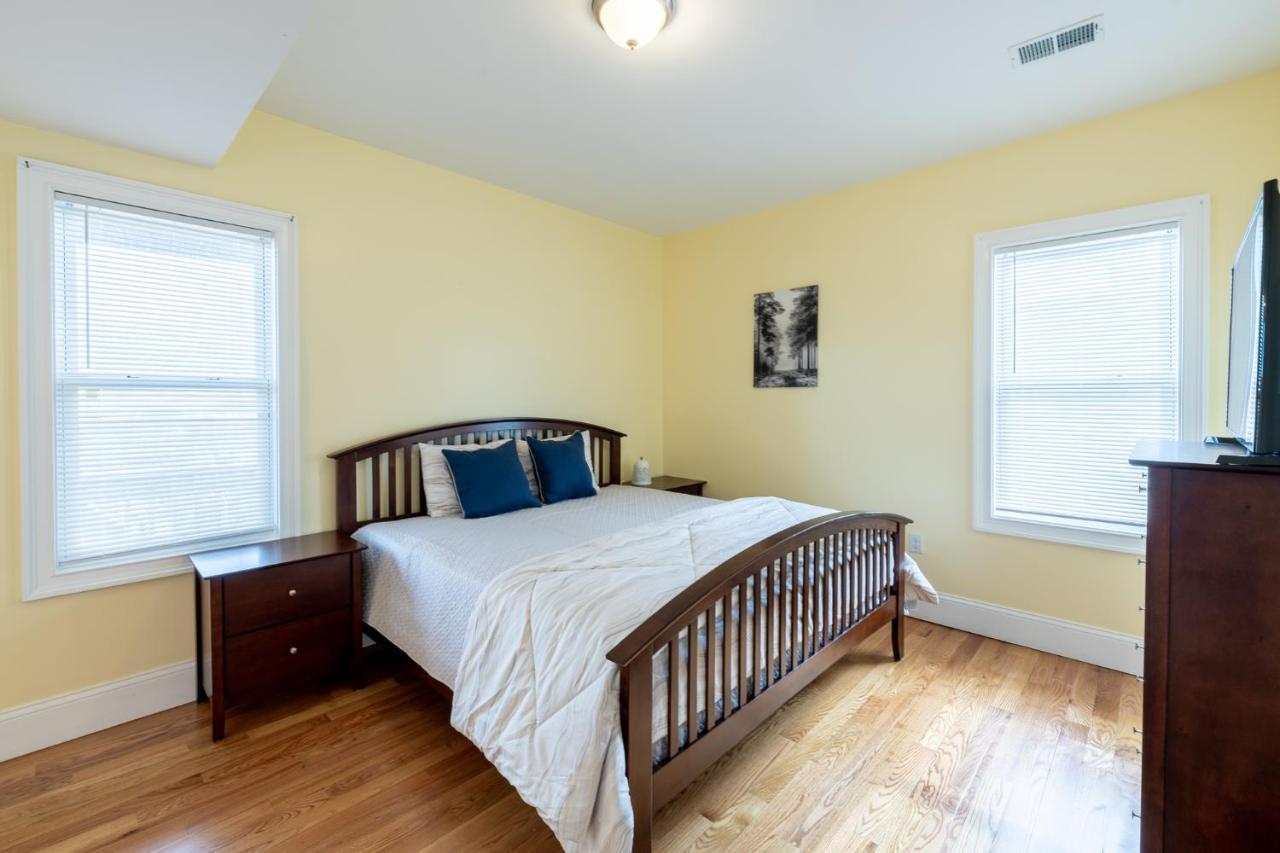 90 - 4Br Dorchester - Sleek Apt Near Marina Bay Boston Exterior photo